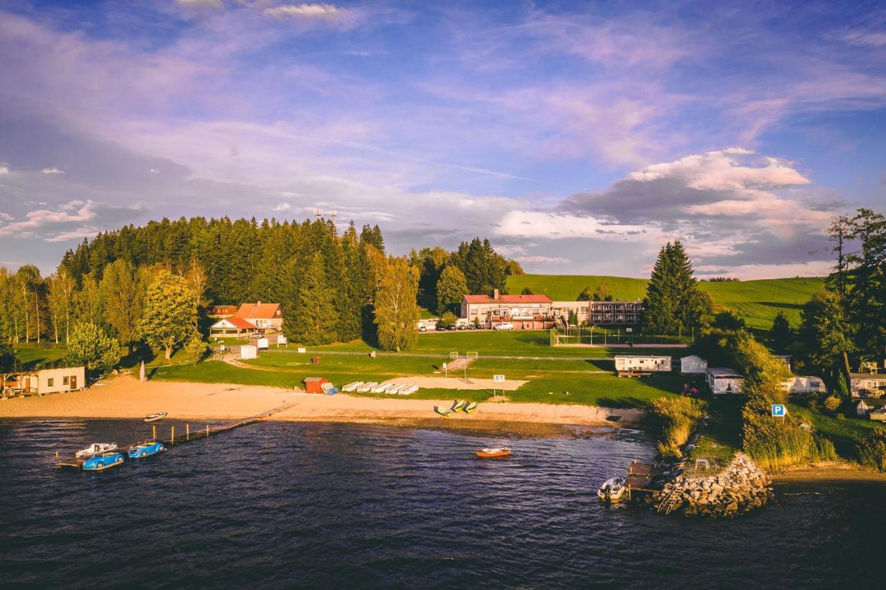 Hotel Racek Černá v Pošumaví Eksteriør bilde