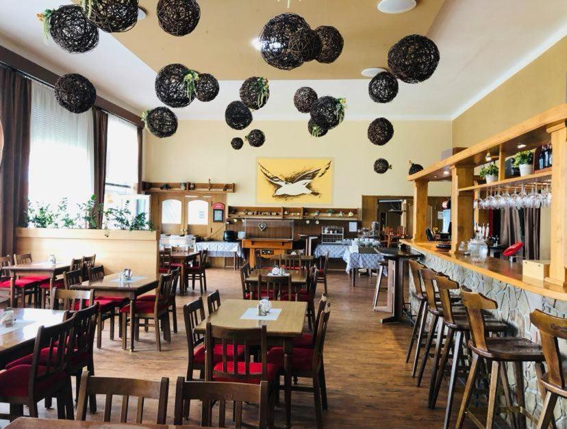 Hotel Racek Černá v Pošumaví Eksteriør bilde