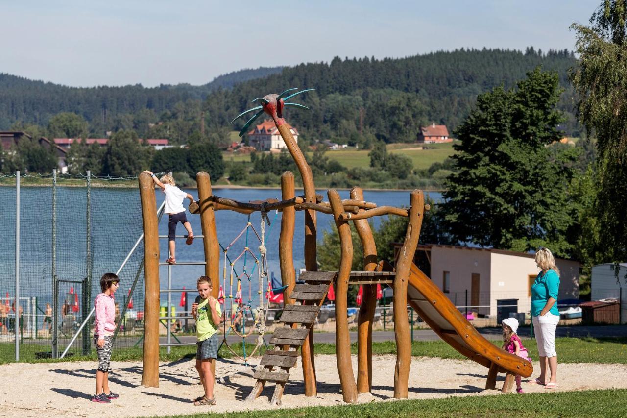 Hotel Racek Černá v Pošumaví Eksteriør bilde